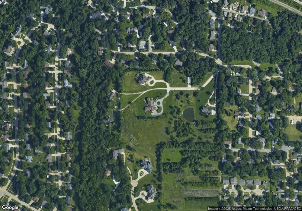 1704 Willow Bend Rd, Cedar Falls, IA 50613 - photo 1