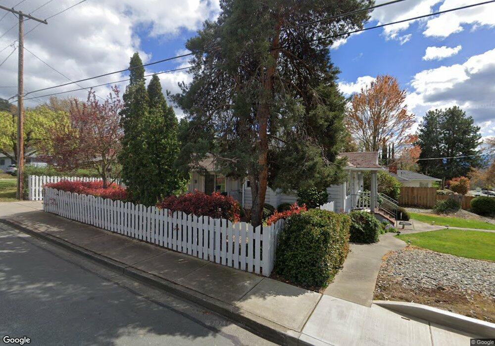 1177 NE 10th St, Grants Pass, OR 97526 - photo 1