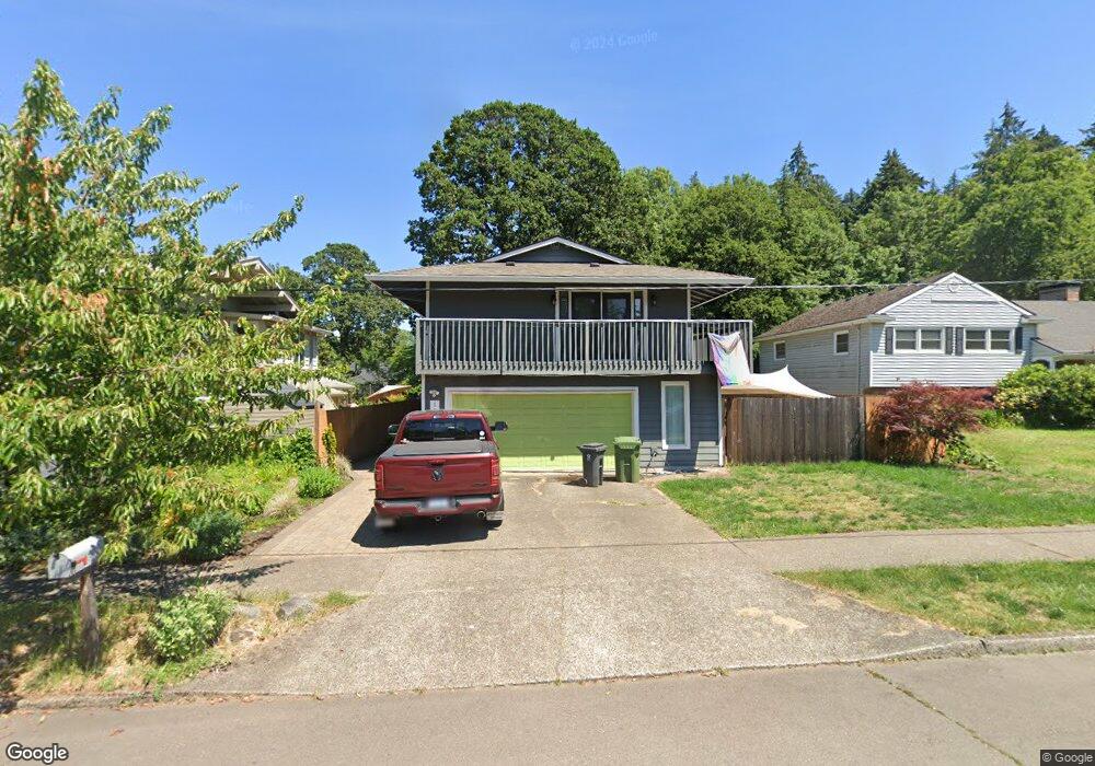 1073 Hallinan St, Lake Oswego, OR 97034 - photo 1