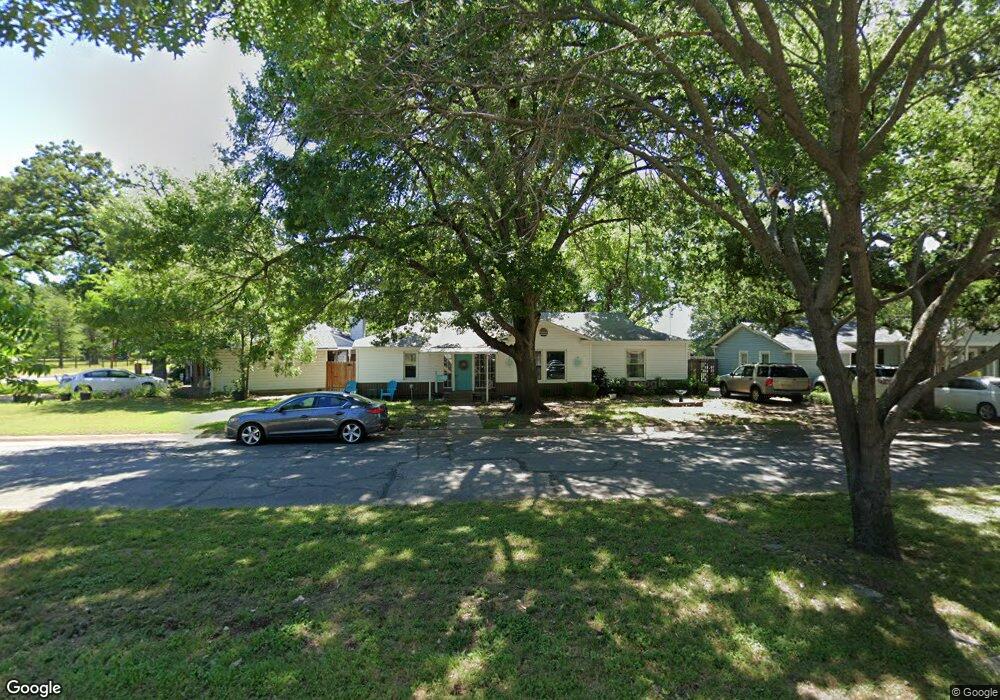 105 Parkwood Ave, Arlington, TX 76013 - photo 1