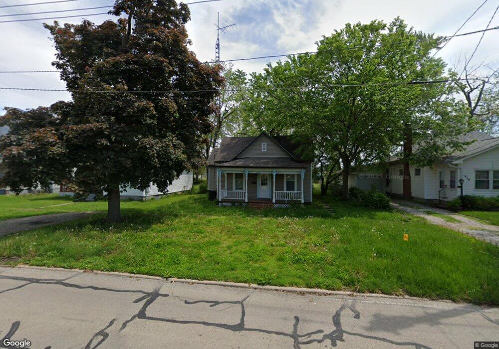 624 S 14th St, Mattoon, IL 61938 - photo 1