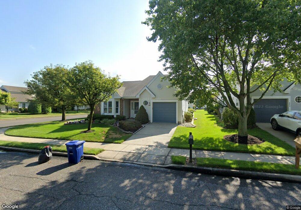 688 Cascade Dr S, Mount Laurel, NJ 08054 - photo 1