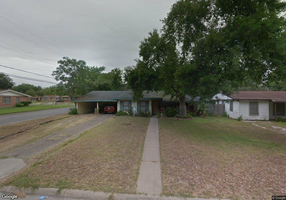 1001 E Randall St, Beeville, TX 78102 - photo 1