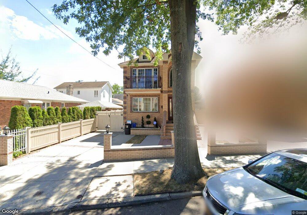 26314 E Williston Ave, Floral Park, NY 11001 - photo 1