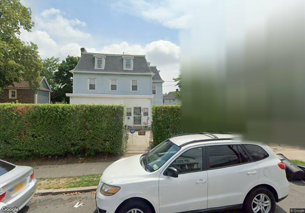 203 Jewett Ave, Staten Island, NY 10302 - photo 1