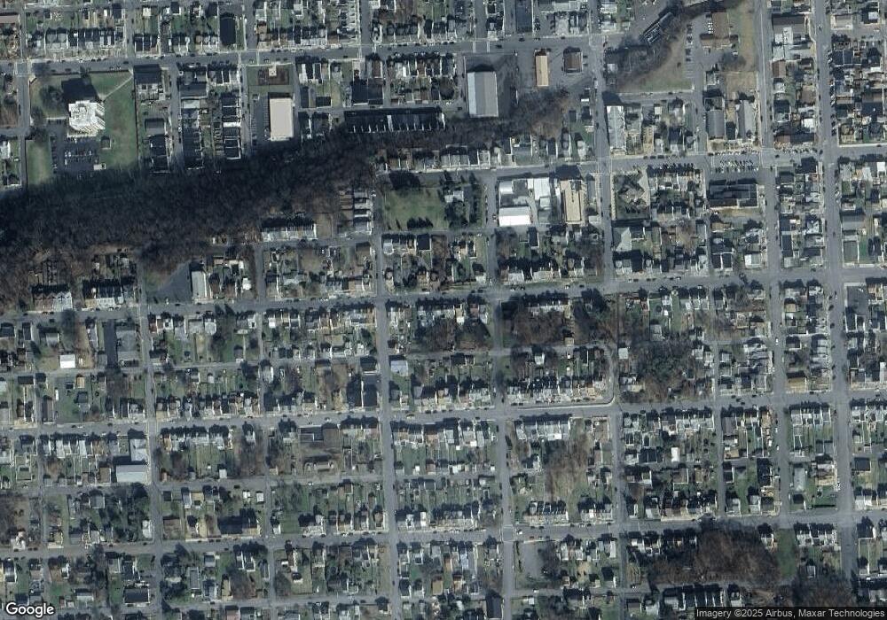 1022 W Spruce St, Coal Township, PA 17866 - photo 1