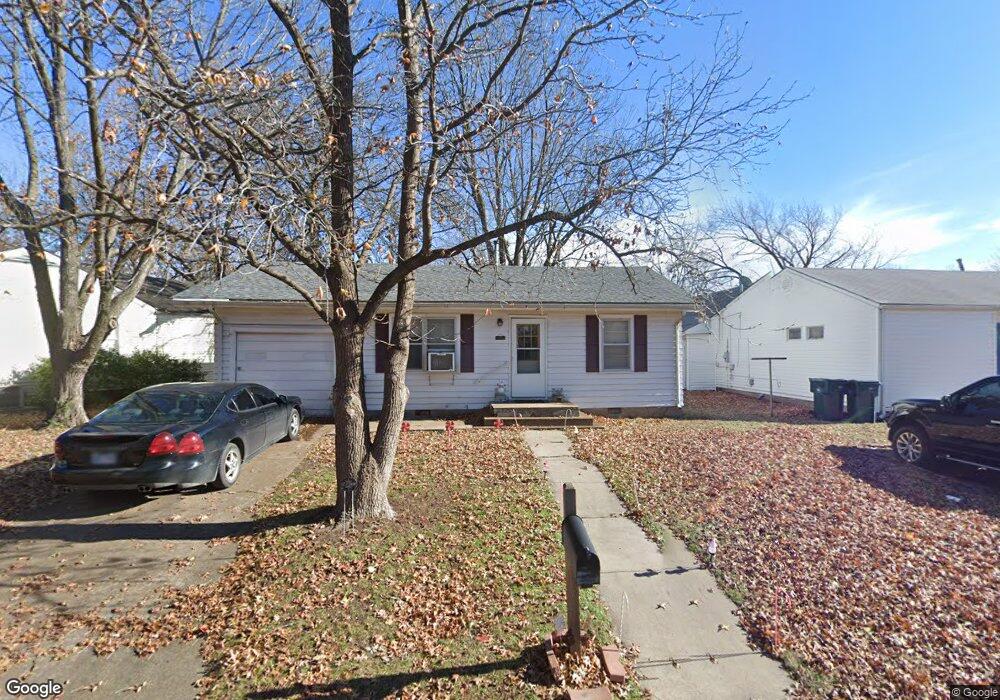 1224 Richard Ave, Parsons, KS 67357 - photo 1