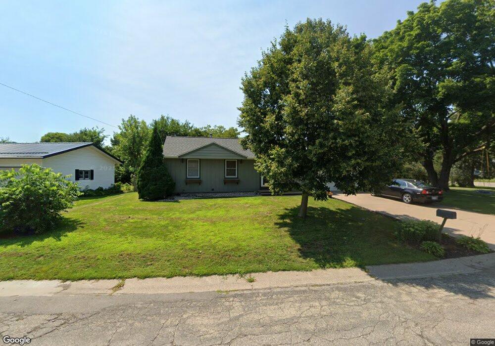 810 Redwood St E, La Crescent, MN 55947 - photo 1