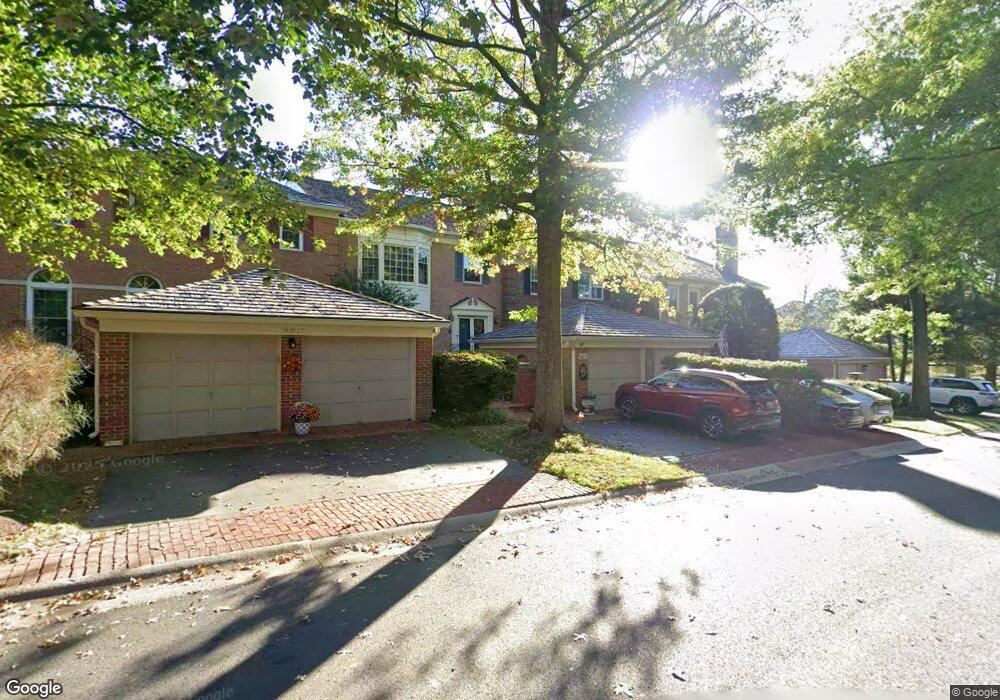 9403 Turnberry Dr, Potomac, MD 20854 - photo 1