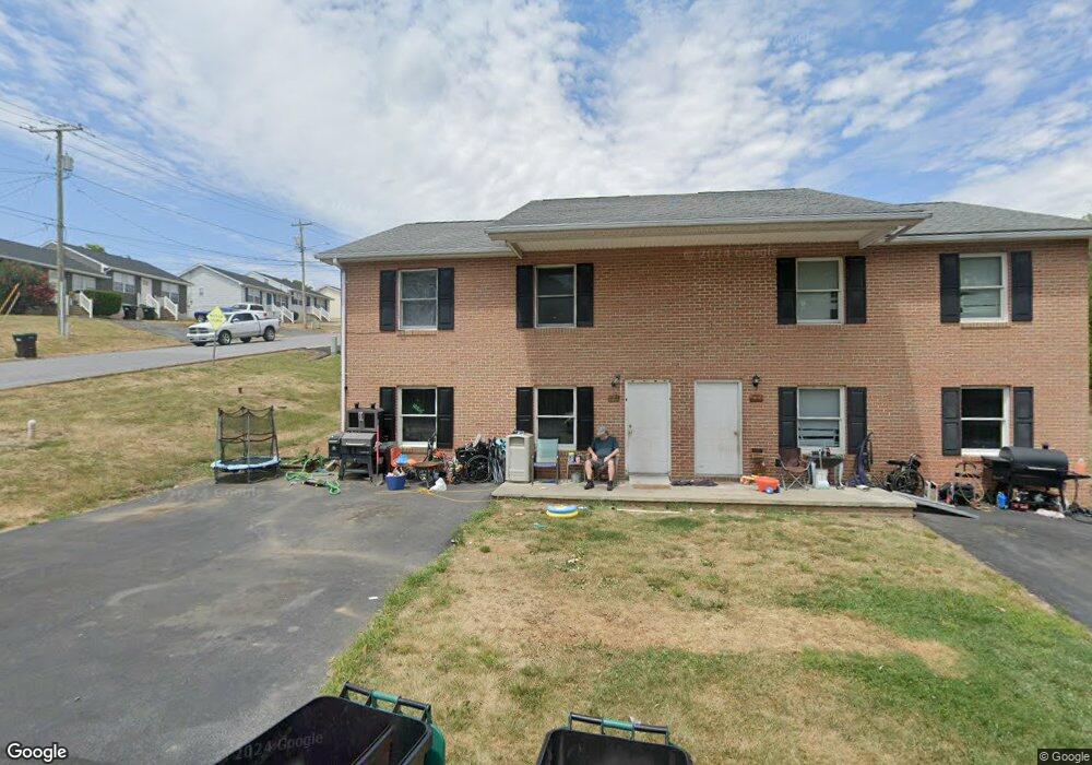 621 Thompson St, Strasburg, VA 22657 - photo 1