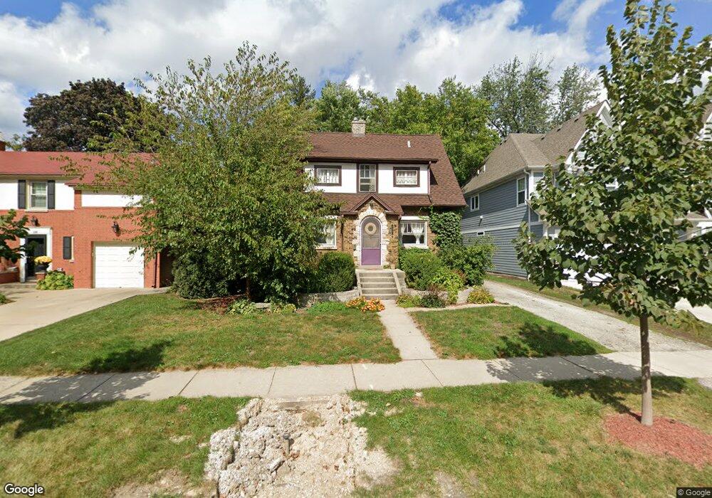 139 E Columbia Ave, Elmhurst, IL 60126 - photo 1