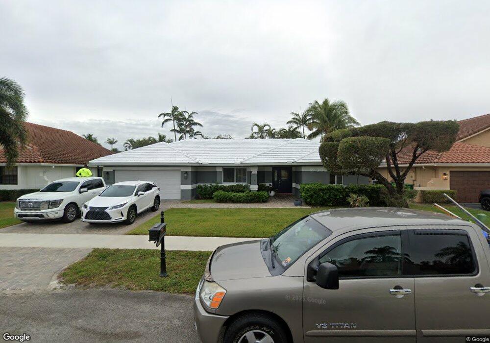 2125 SW 97th Ln, Davie, FL 33324 - photo 1