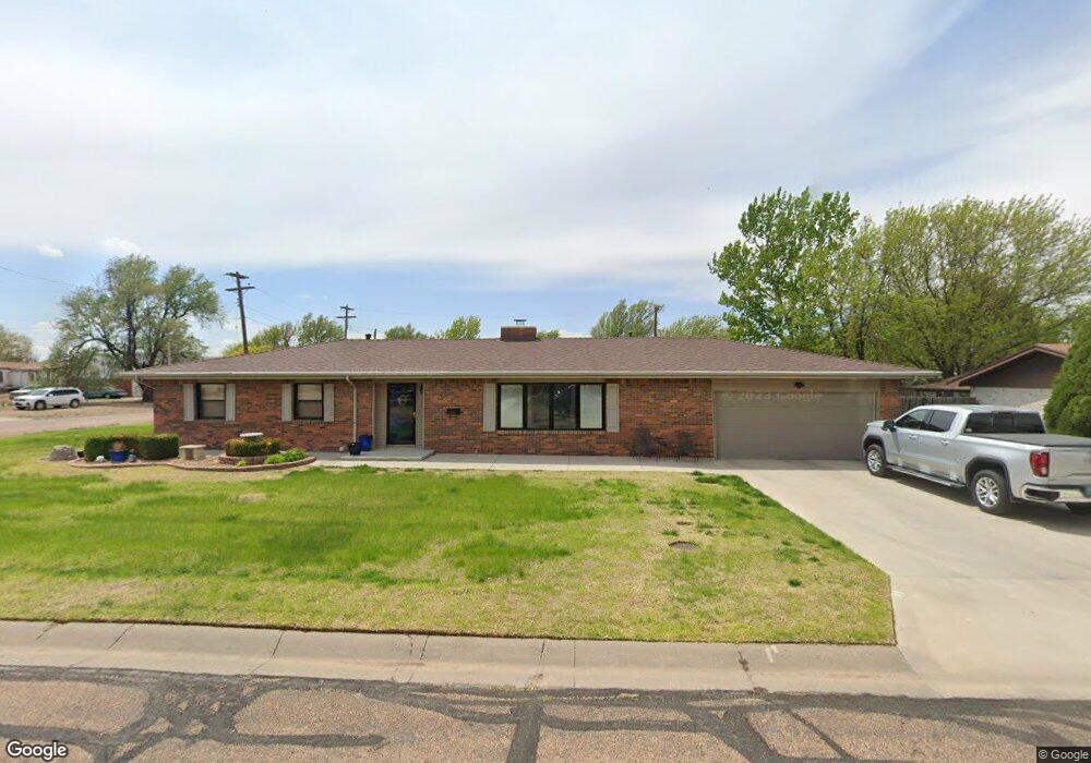 631 S Trindle St, Hugoton, KS 67951 - photo 1