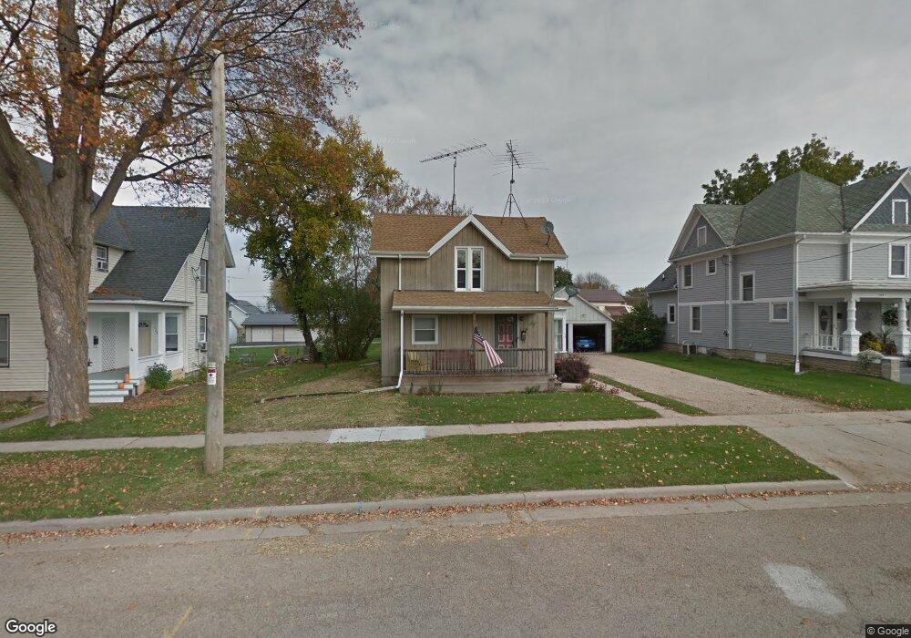 114 W Franklin St, Waupun, WI 53963 - photo 1