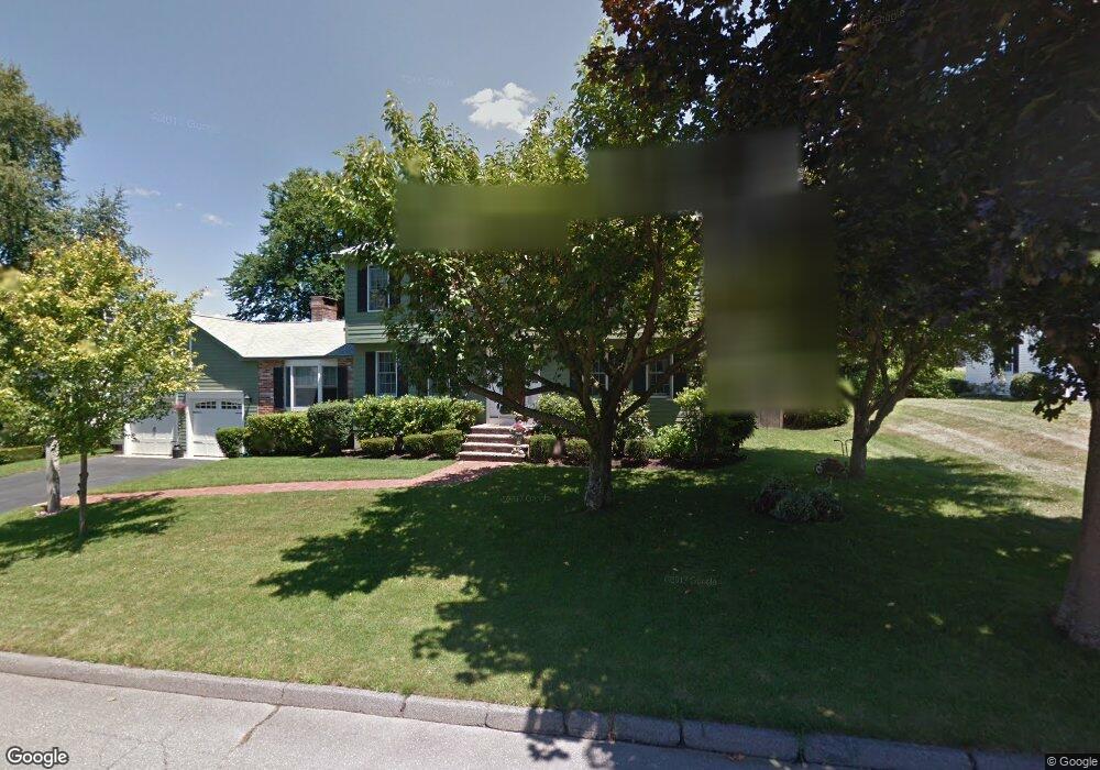 93 Surrey Ln, Lowell, MA 01852 - photo 1