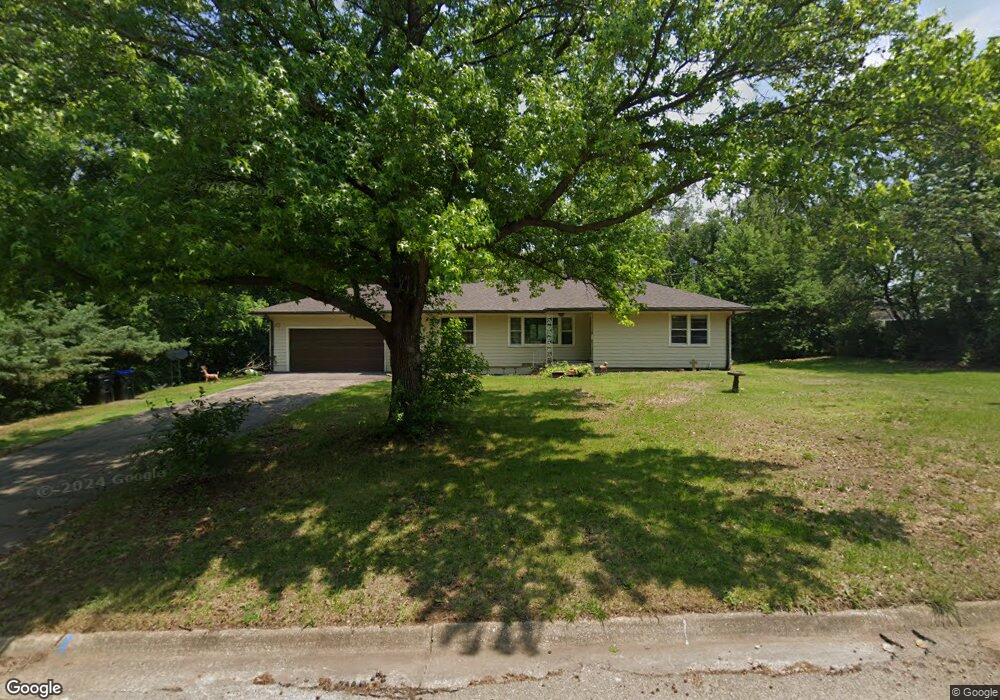 2886 SW Mulvane St, Topeka, KS 66611 - photo 1