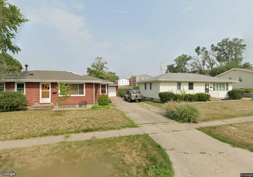 149 20th Ave SW, Cedar Rapids, IA 52404 - photo 1