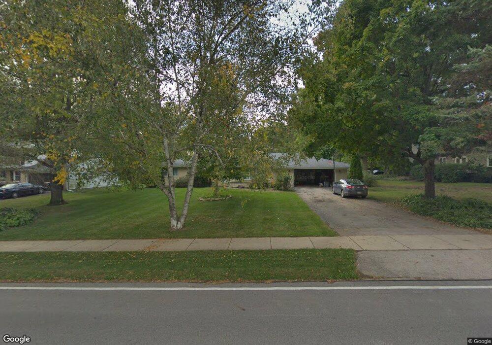 321 Woodland Hills Rd, Batavia, IL 60510 - photo 1