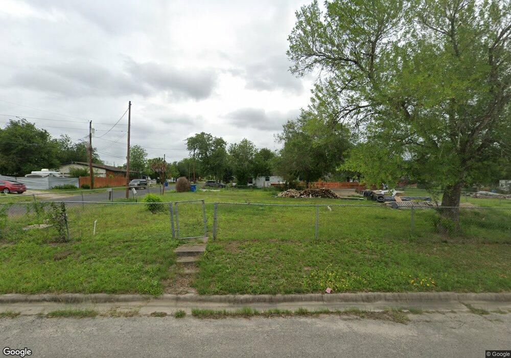 1114 N Morris St, Beeville, TX 78102 - photo 1