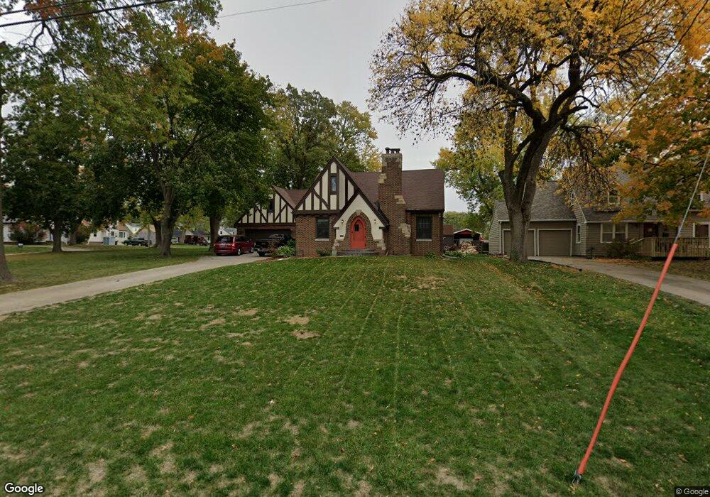 708 W 11th St S, Newton, IA 50208 - photo 1