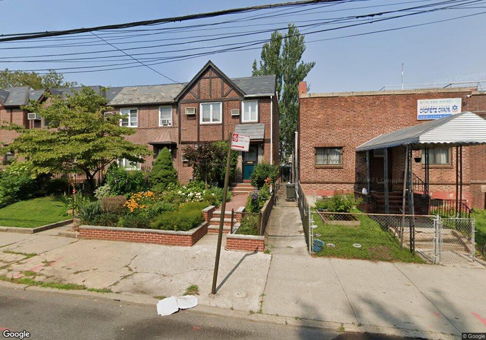 9207 69th Ave, Forest Hills, NY 11375 - photo 1