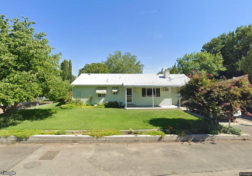 1367 Tedford St SE, East Wenatchee, WA 98802 - photo 1