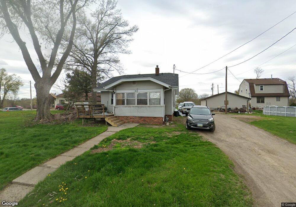715 E 4 1/2 St S, Newton, IA 50208 - photo 1