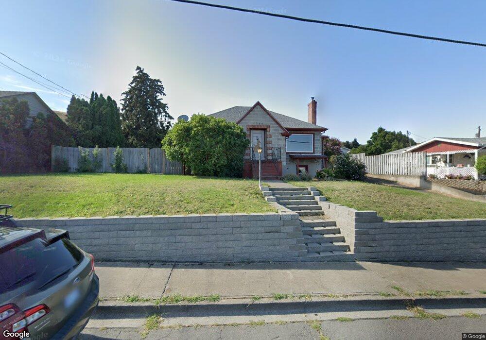 2304 E 14th St, the Dalles, OR 97058 - photo 1