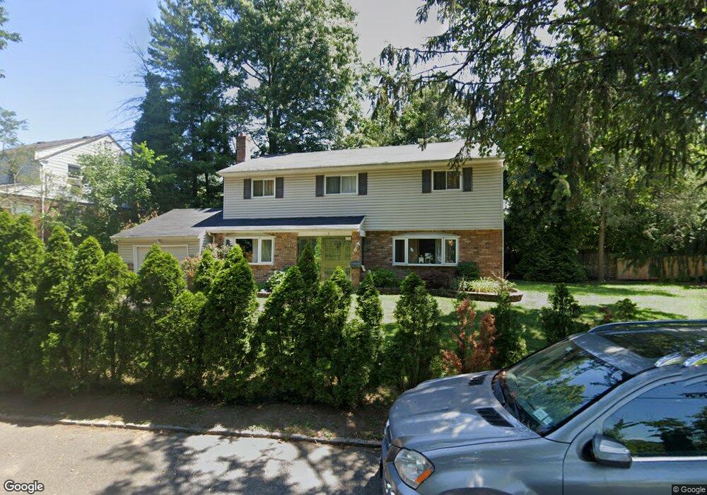 12 W Shore Rd, Manhasset, NY 11030 - photo 1