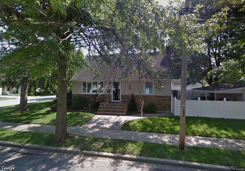 204 Goldenrod Ave, Franklin Square, NY 11010 - photo 1