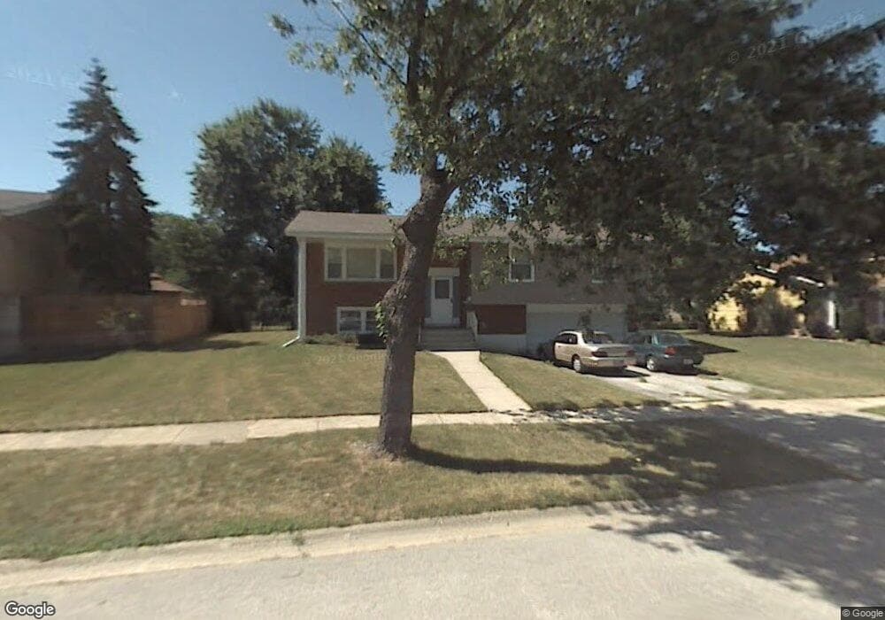 3302 Tulip Dr, Hazel Crest, IL 60429 - photo 1