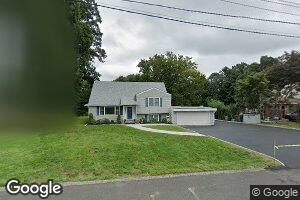 37 Foxhill Rd, Valhalla, NY 10595