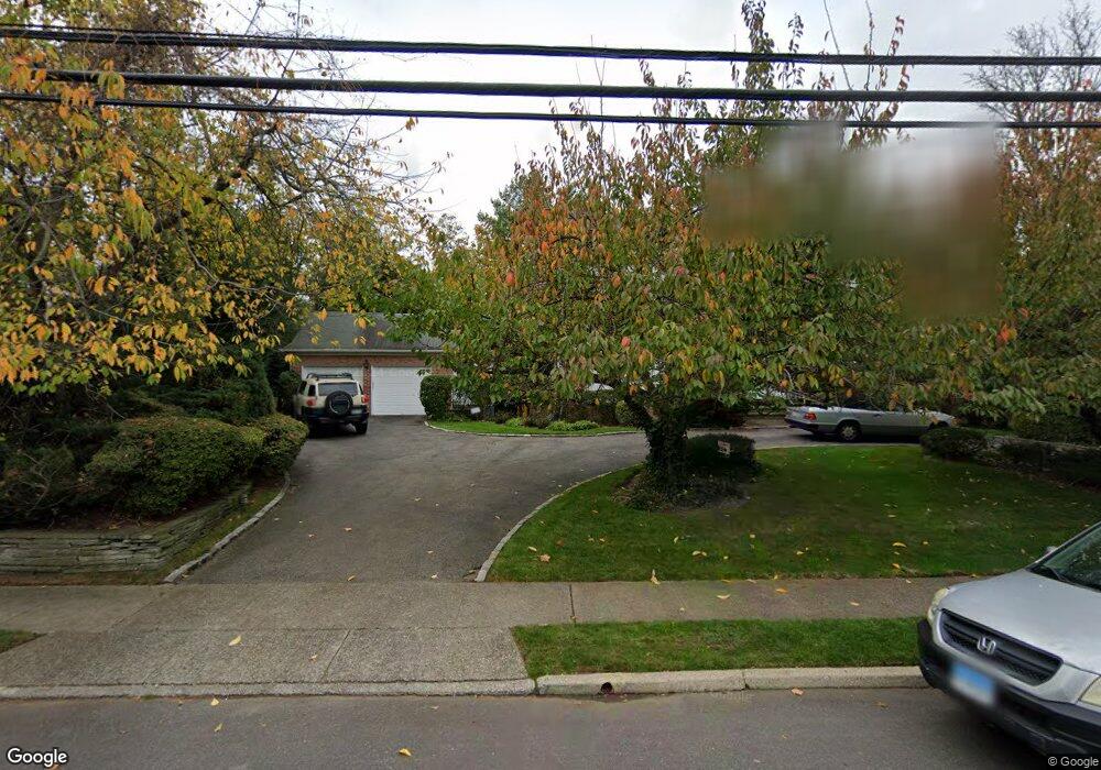 23 Briarwood Ln, Lawrence, NY 11559 - photo 1