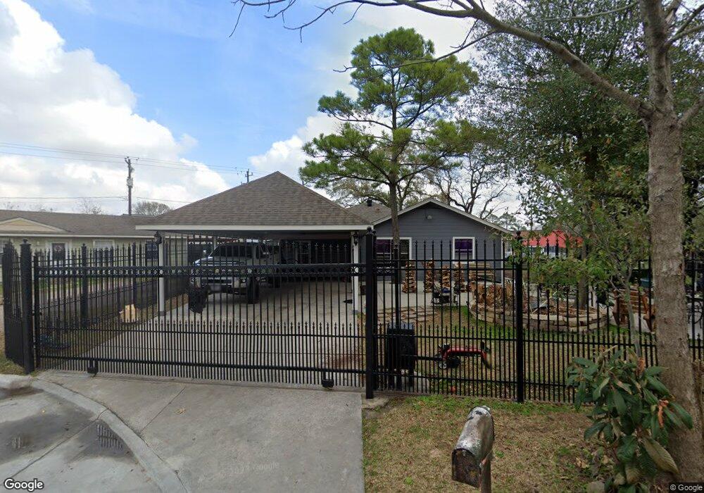 10963 Royal Pine Dr, Houston, TX 77093 - photo 1