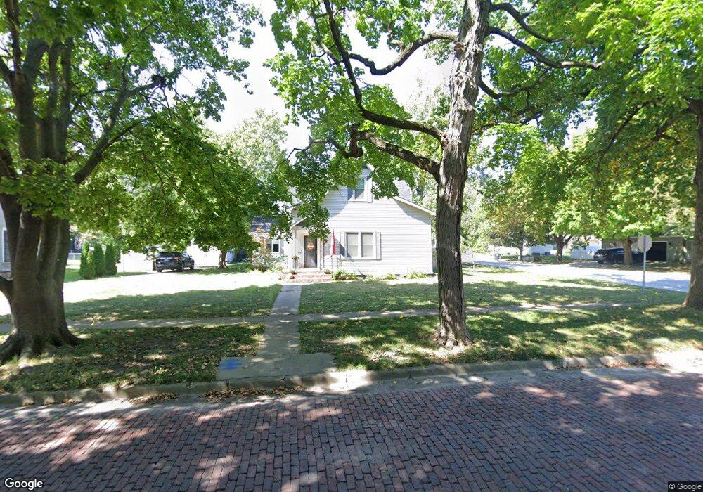 612 N Main St unit 1, Tuscola, IL 61953 - photo 1