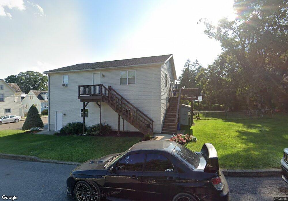 125 E Applegate Ave, Pen Argyl, PA 18072 - photo 1