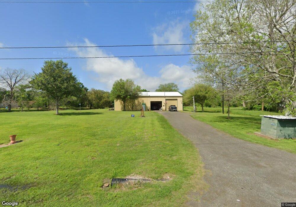 2700 Cottonwood Ave, Bay City, TX 77414 - photo 1