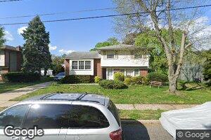 302 Manor Ct, Riverton, NJ 08077