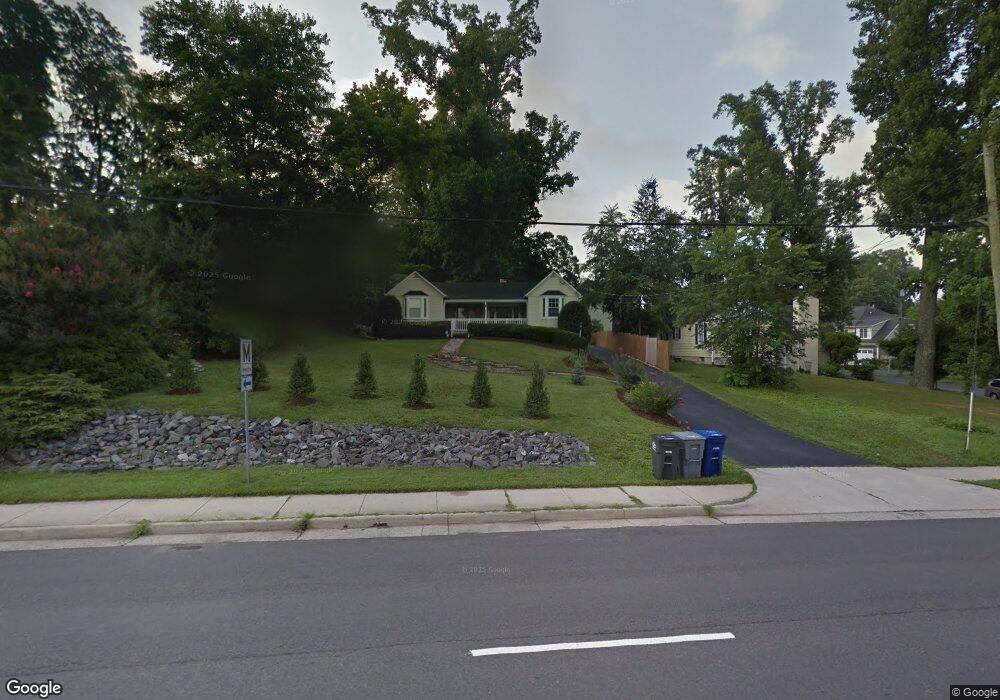 6935 Haycock Rd, Falls Church, VA 22043 - photo 1