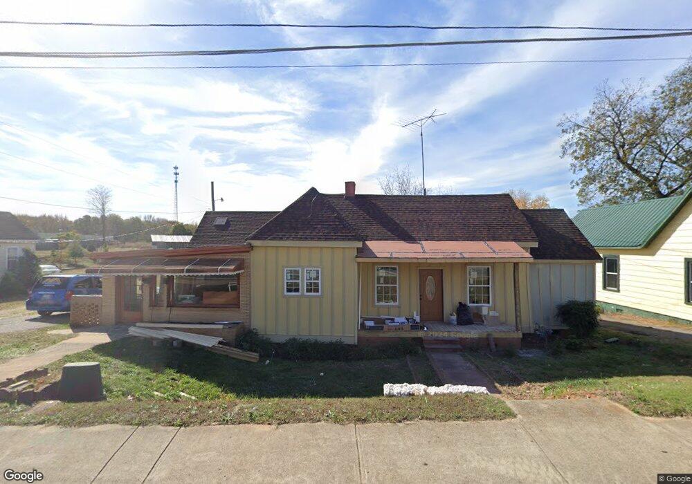 747 S Elm St, Commerce, GA 30529 - photo 1