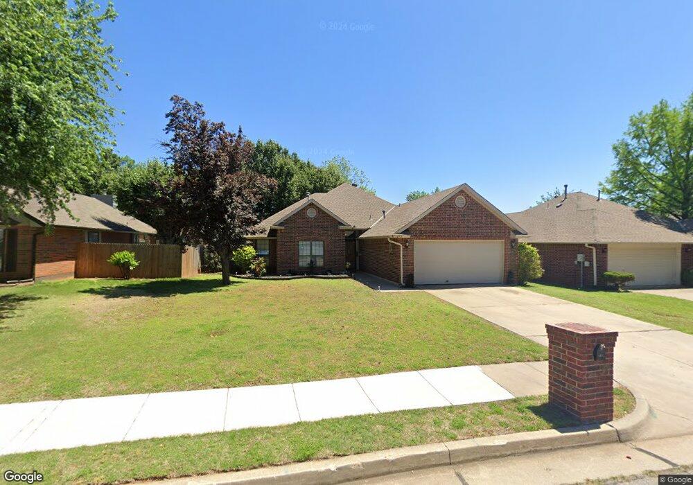 1712 Louis Scott St, Edmond, OK 73003 - photo 1