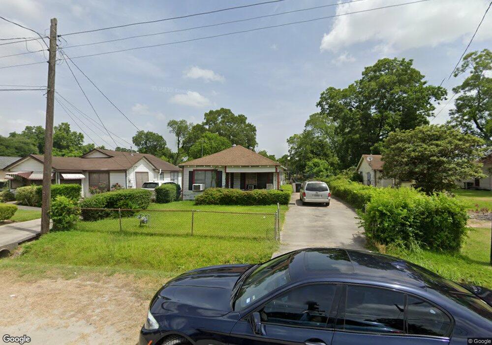 812 W Rittenhouse Rd, Houston, TX 77091 - photo 1