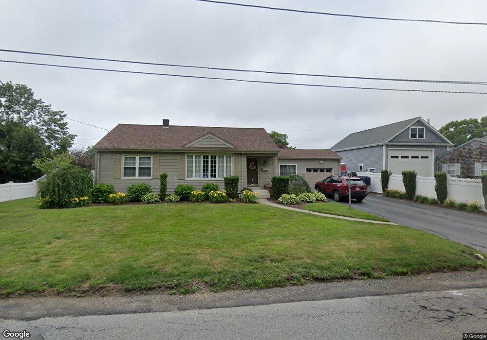 205 Hot And Cold Ln, Somerset, MA 02726 - photo 1