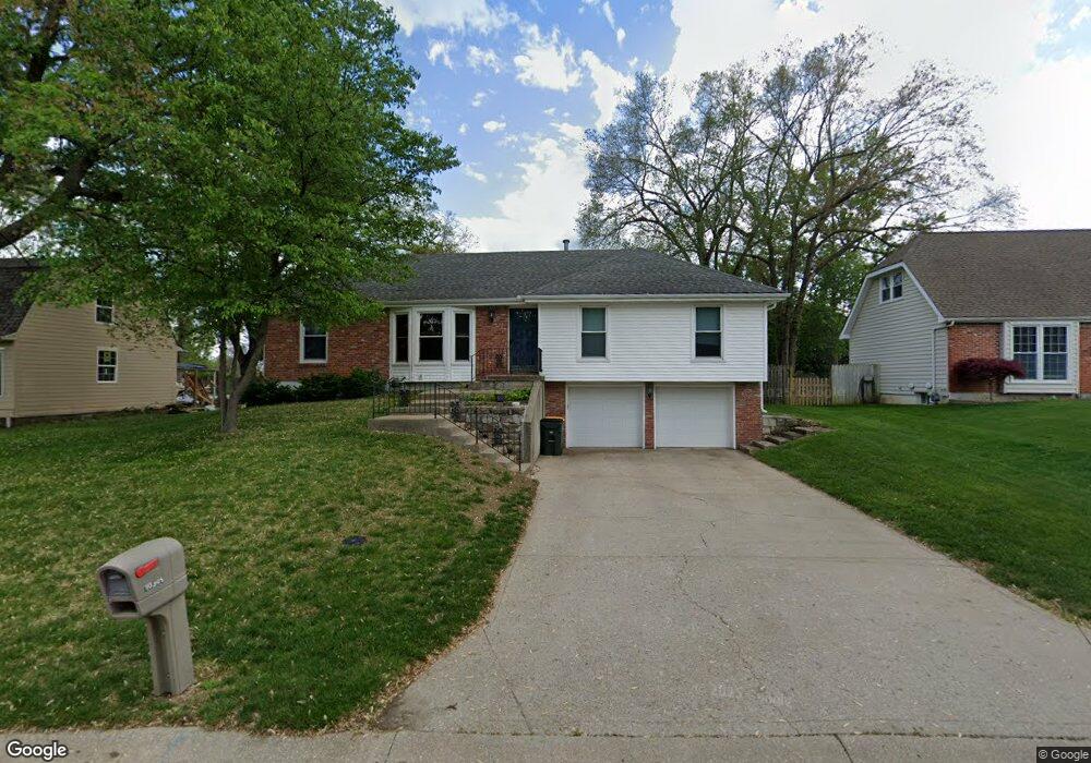 10305 W 49th Place, Shawnee, KS 66203 - photo 1