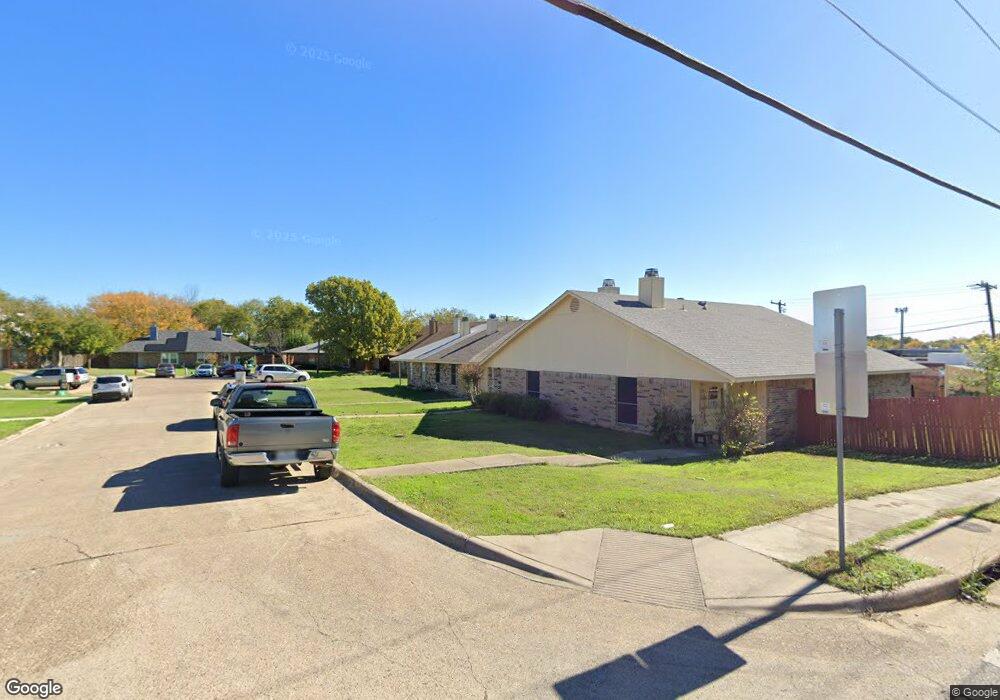 213 Christina Place, Grand Prairie, TX 75051 - photo 1