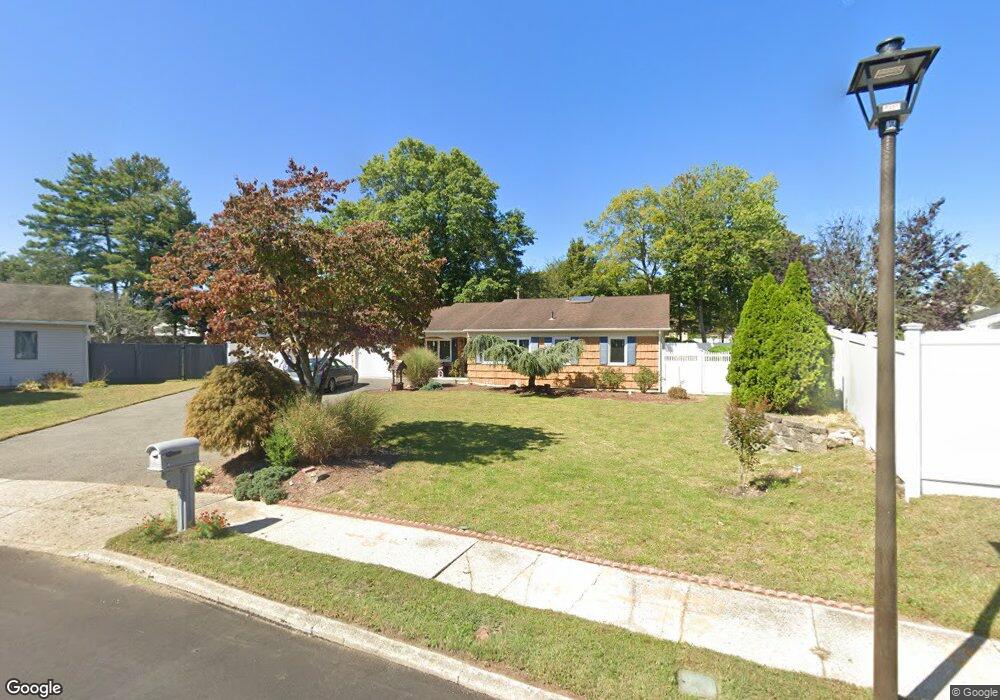 4 Merrimac Ct, Dix Hills, NY 11746 - photo 1