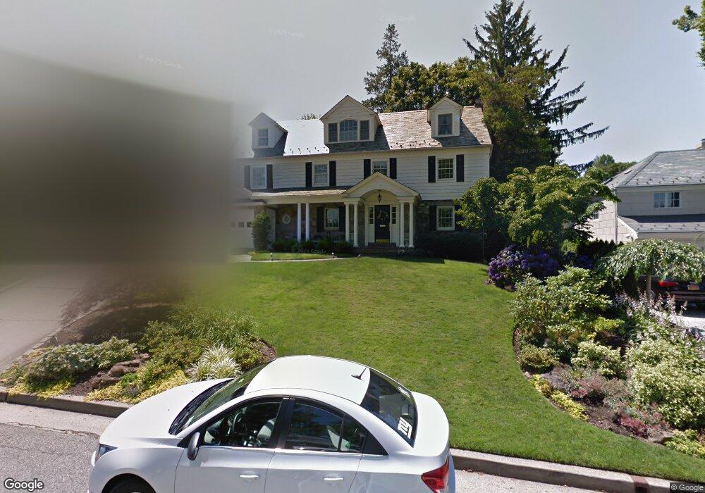 270 Mill Spring Rd, Manhasset, NY 11030 - photo 1