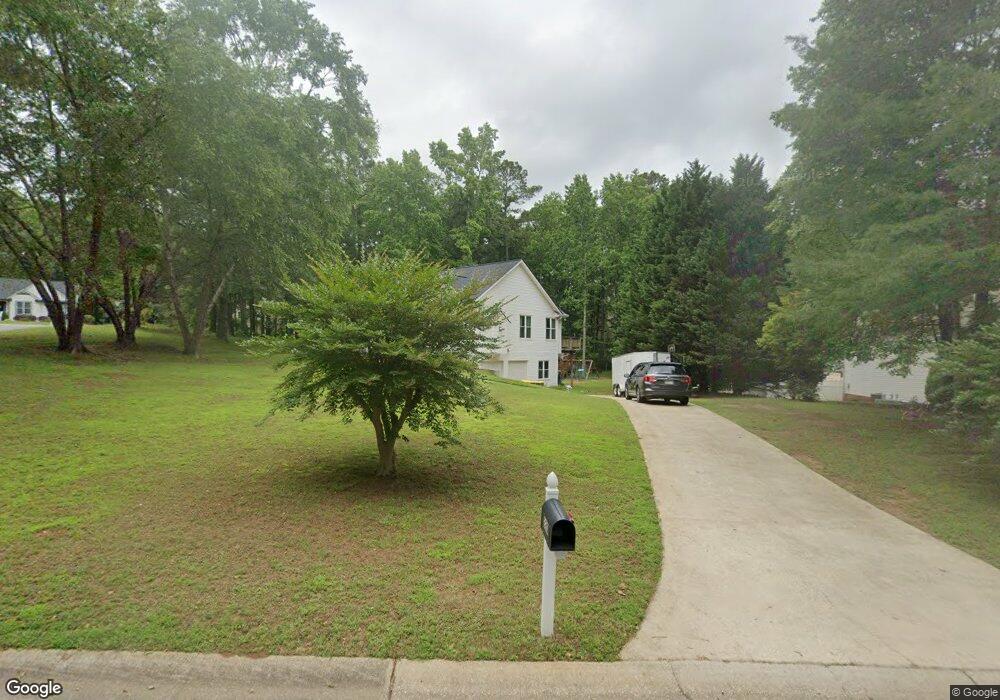 220 N Strathmore Dr, Sharpsburg, GA 30277 - photo 1