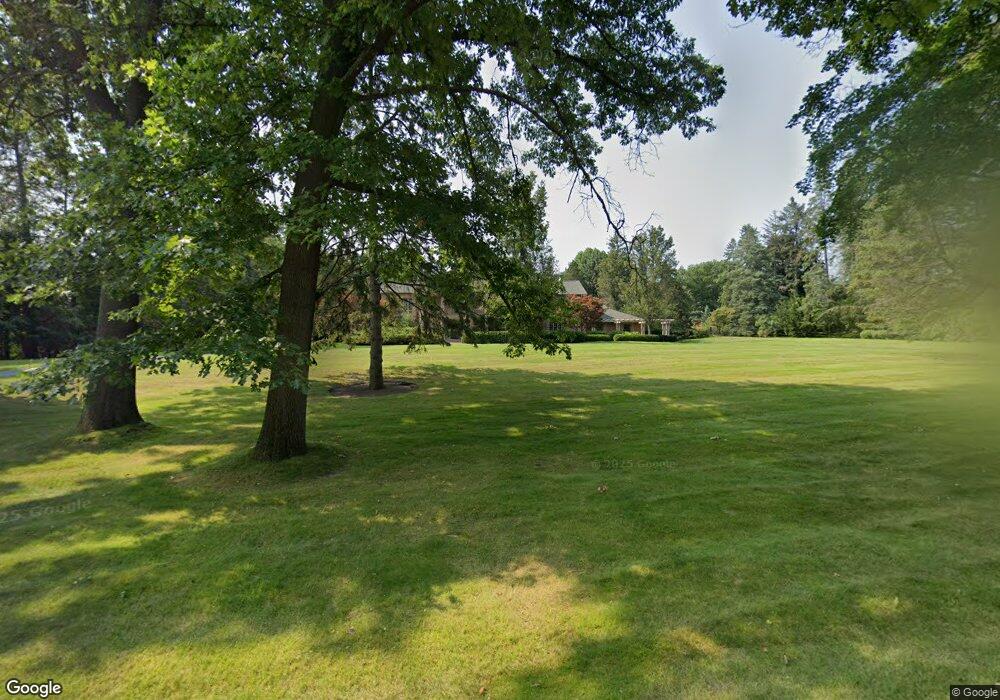 1357 Pembroke Dr, Bloomfield Hills, MI 48304 - photo 1