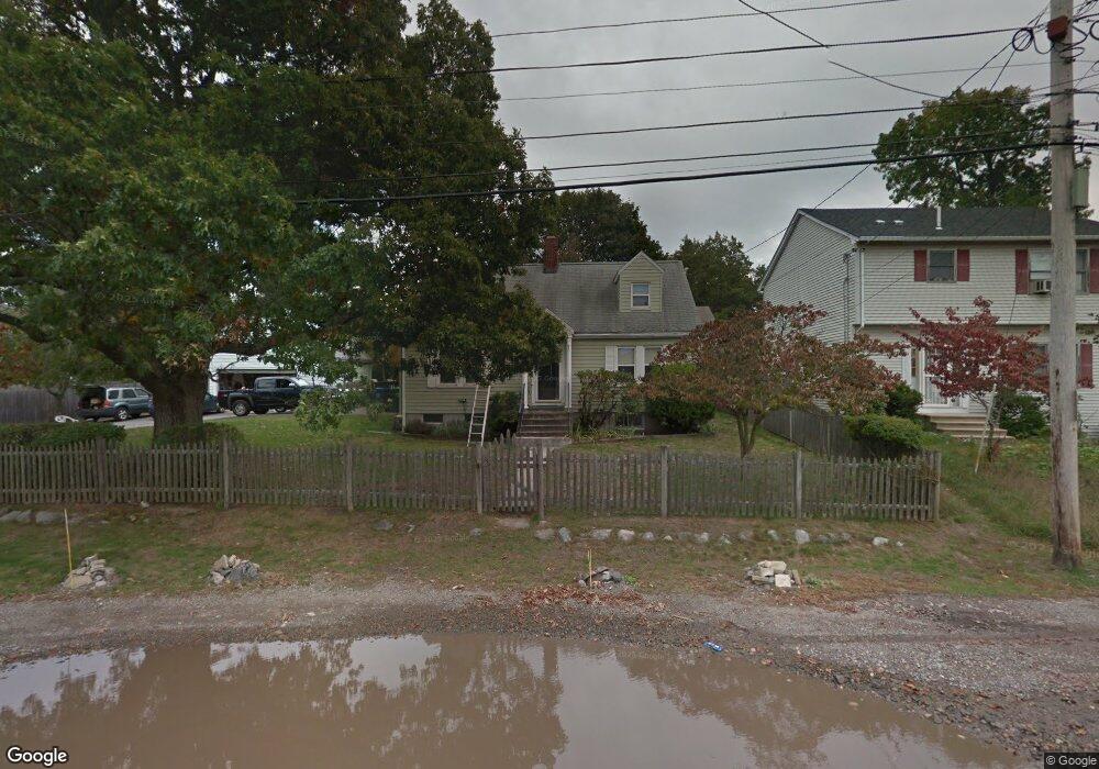 18 Kenneth St, Newton Highlands, MA 02461 - photo 1